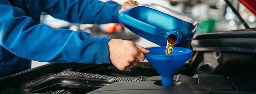 How Many Liters of Engine Oil Should I Use in My Vehicle?